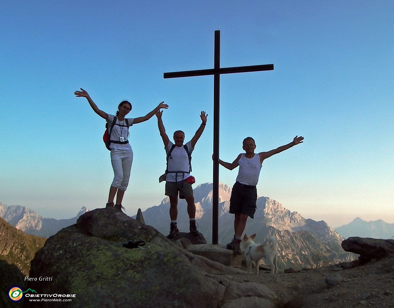 96 Alla croce del Passo di Mezzeno.JPG